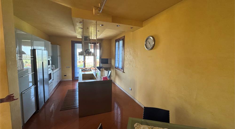 particolare ingresso cucina